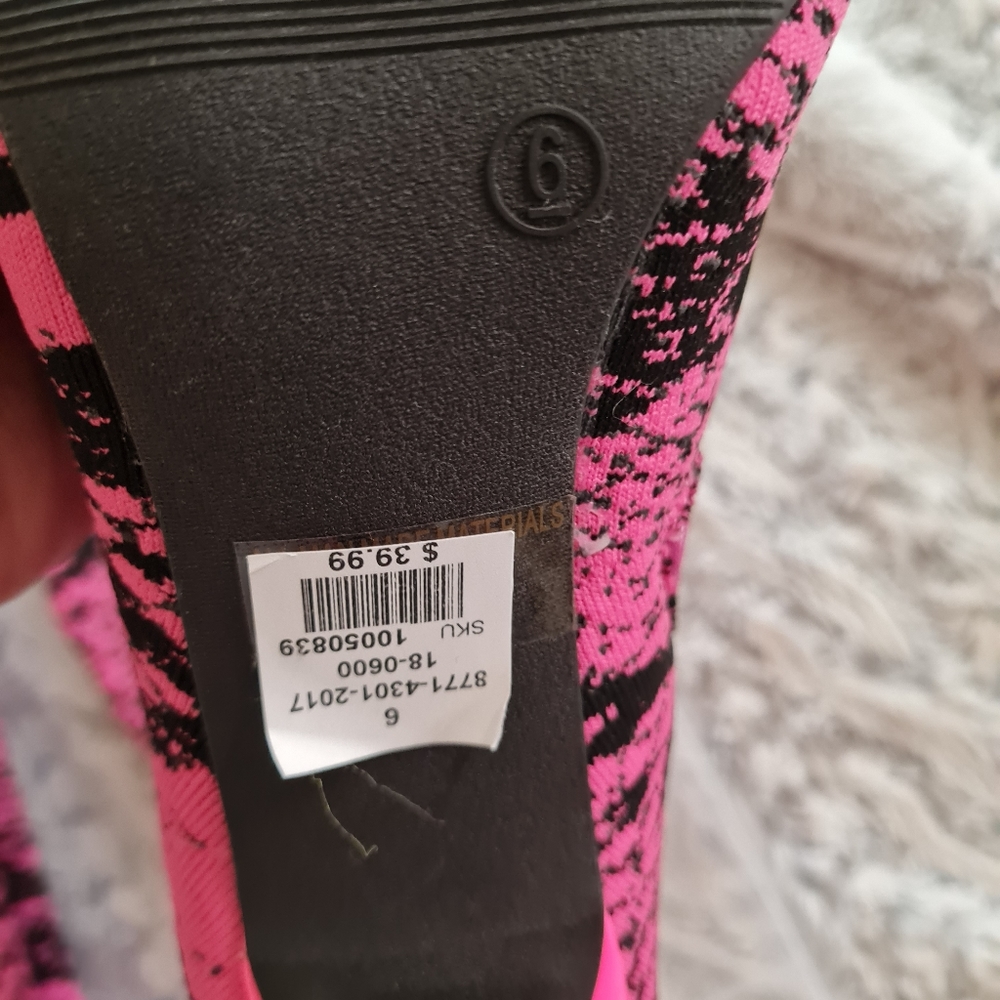 NWT Hot Pink and Blk Over The Knee Peep Toe Heels - Picture 5 of 8